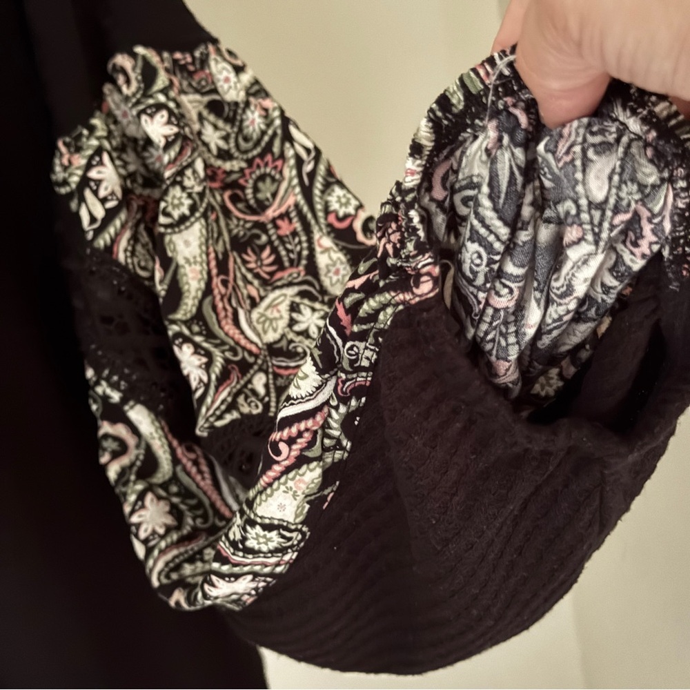 Black Lace Sleeve Women's Top Waffle Knit, Size 26/28W - Picture 4 of 8